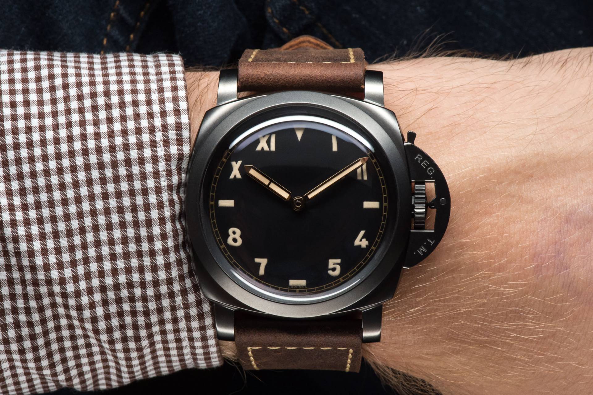 Watch-Panerai-Luminor-1950-3-Days-Titanio-DLC-47MM-Wrist