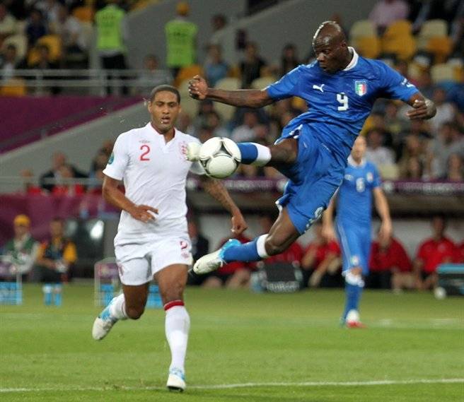 Mario_Balotelli_Euro_2012_vs_England_03